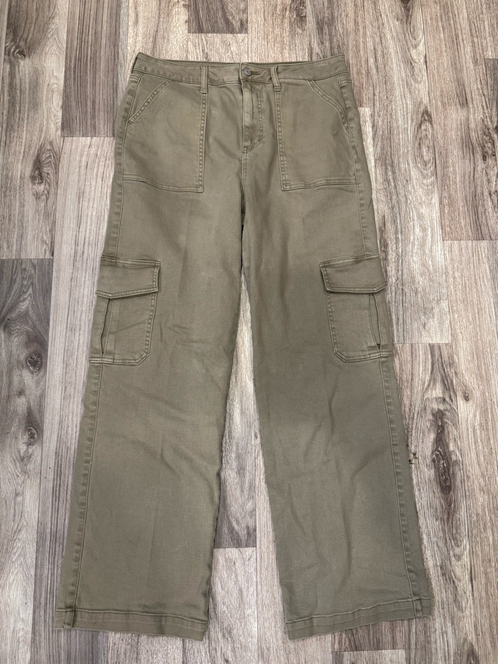 Altar'd State Military Green Baggy Wide-Leg Utility Cargo Pants - Picture 2 of 9